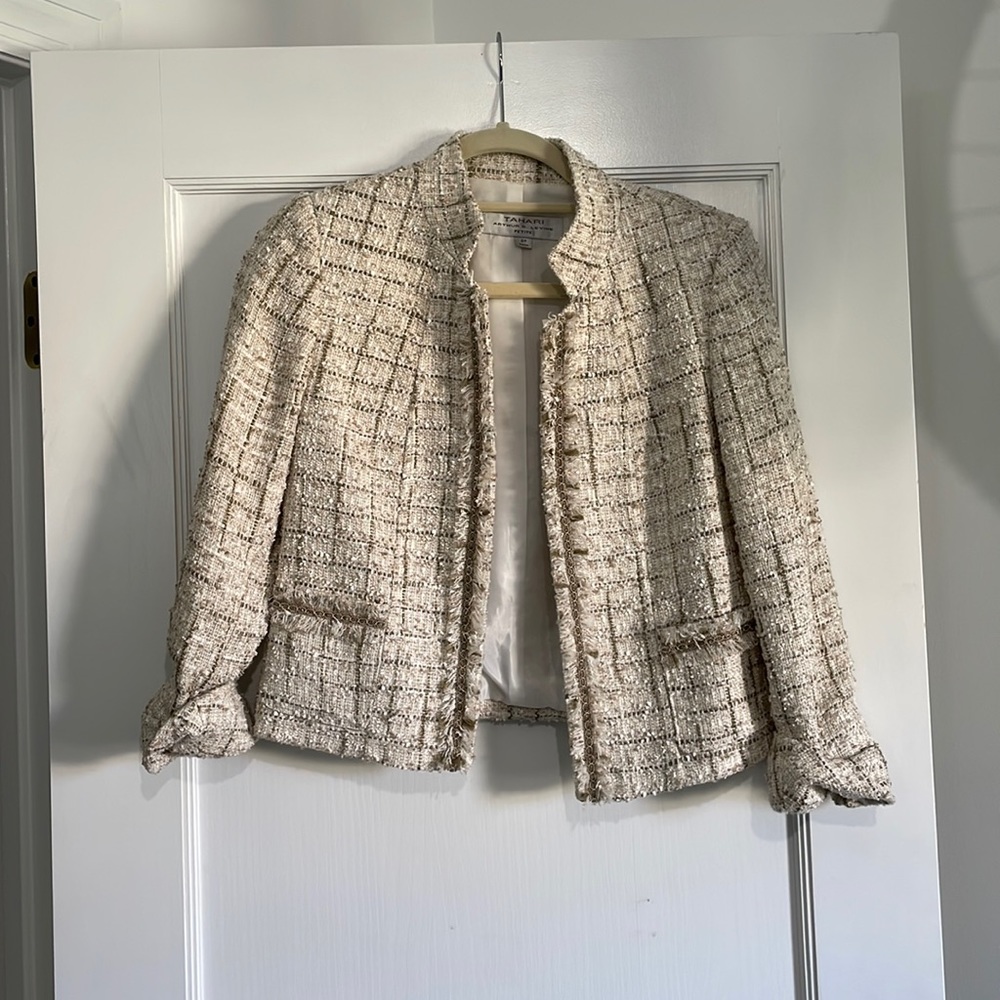 Cropped Cream Blazer